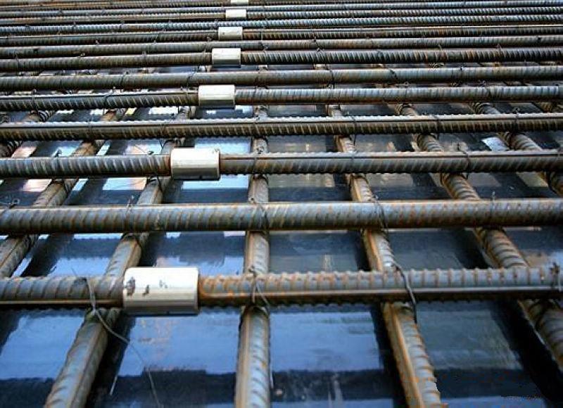 日照为什么建楼房时，要在钢筋上加一排小圆环？原来作用这么大